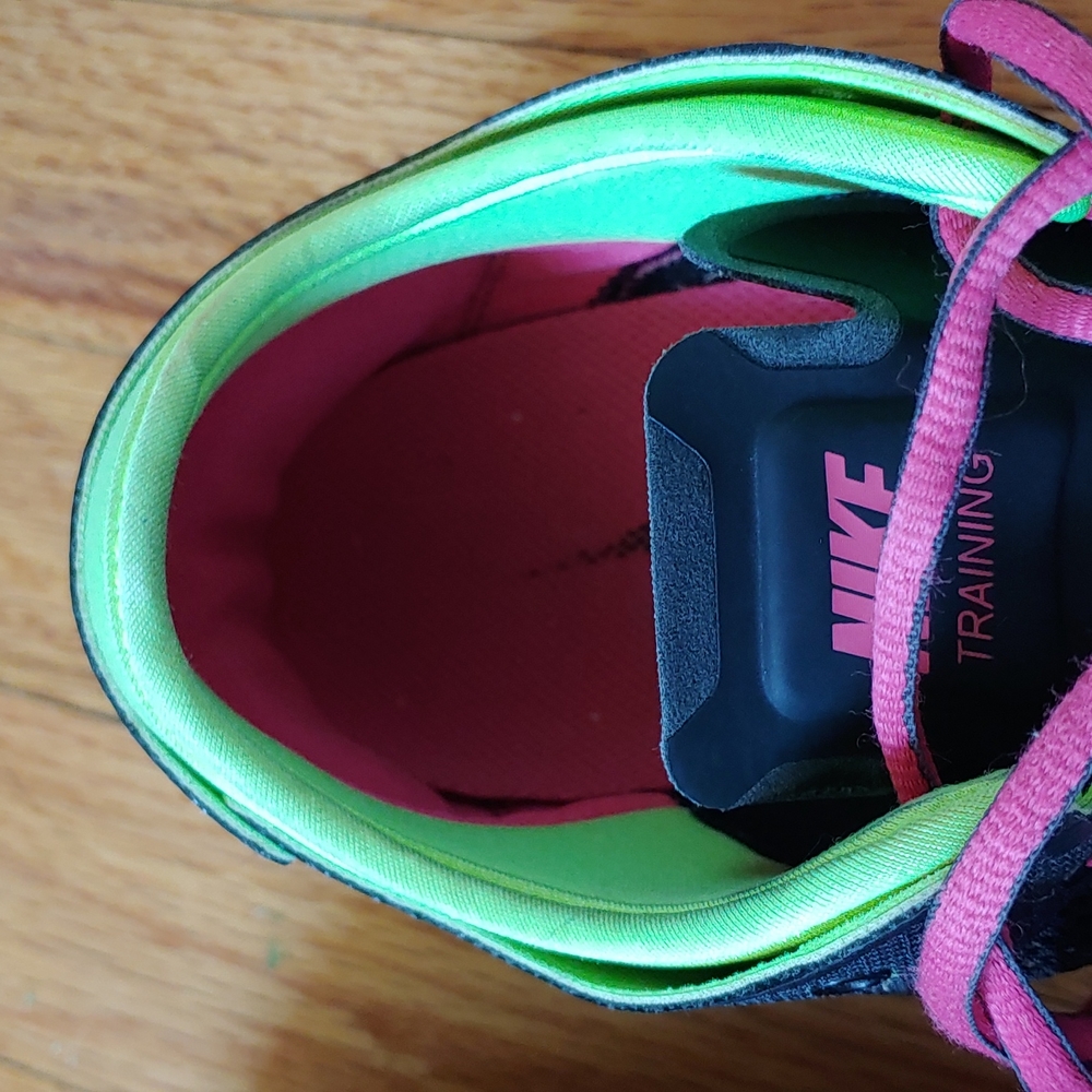 NIKE training shoes, size 9.5 black, pink, green - Picture 14 of 14